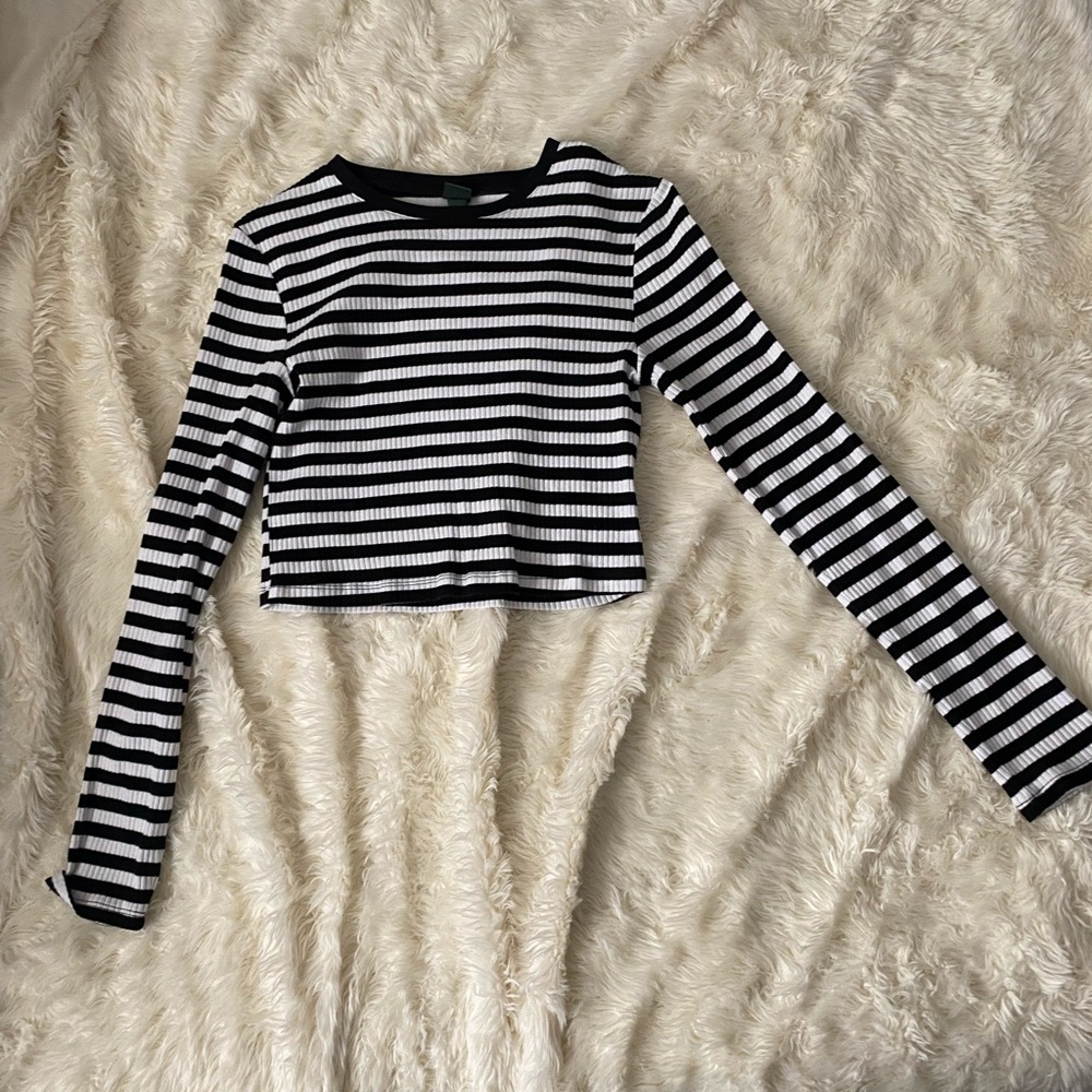 long sleeve crop top